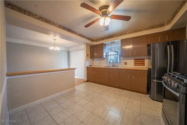 6691 Crenshaw Drive, Parma Heights, OH 44130