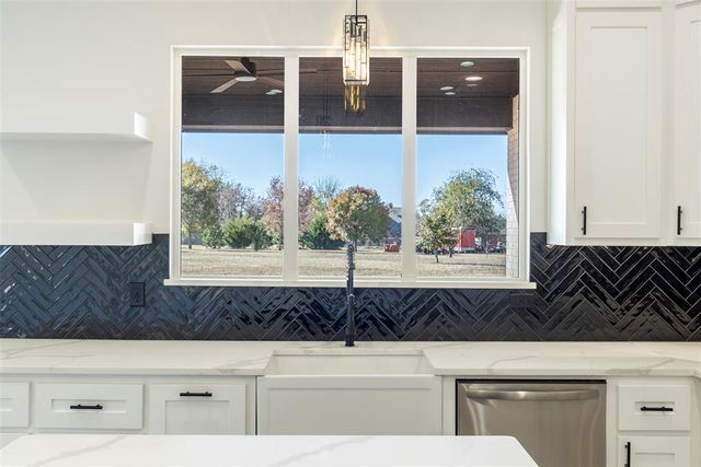 7222 Jordan Drive, Tuttle, OK 73089