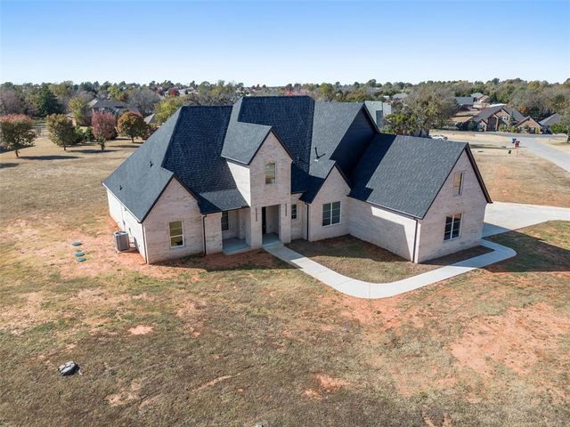 7222 Jordan Drive, Tuttle, OK 73089