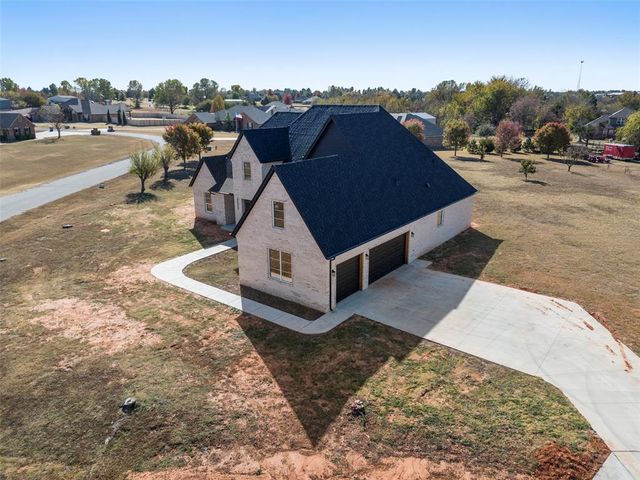 7222 Jordan Drive, Tuttle, OK 73089
