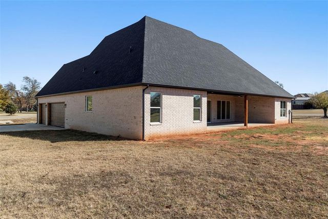 7222 Jordan Drive, Tuttle, OK 73089