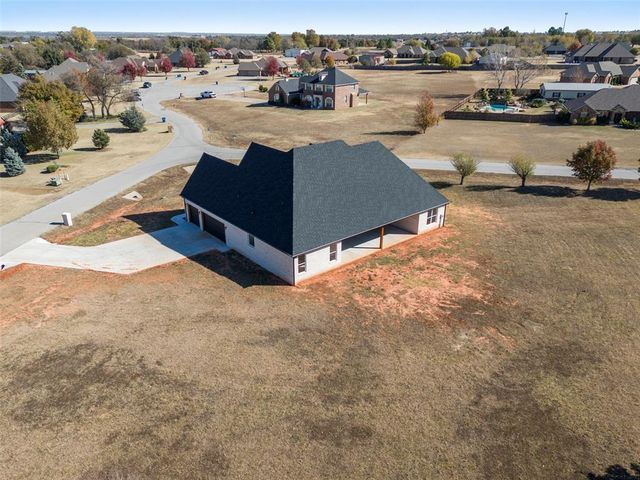 7222 Jordan Drive, Tuttle, OK 73089