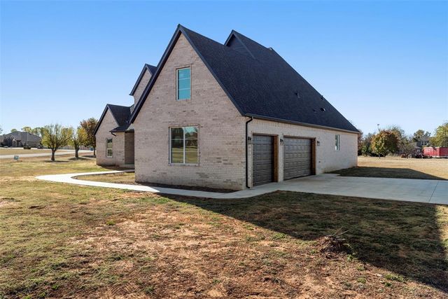 7222 Jordan Drive, Tuttle, OK 73089