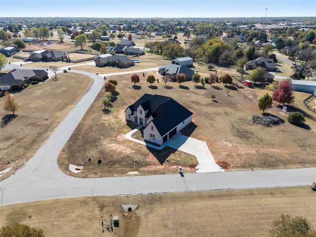 7222 Jordan Drive, Tuttle, OK 73089