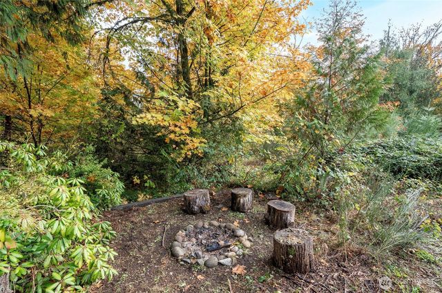 70 E Larchmont Place, Shelton, WA 98584