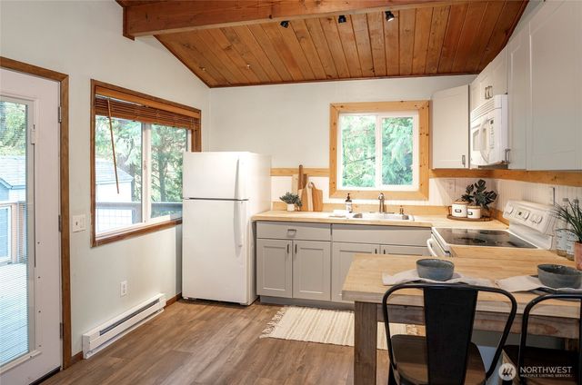 70 E Larchmont Place, Shelton, WA 98584