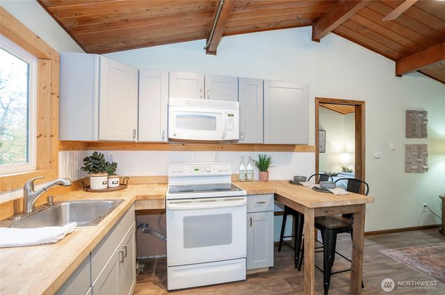 70 E Larchmont Place, Shelton, WA 98584