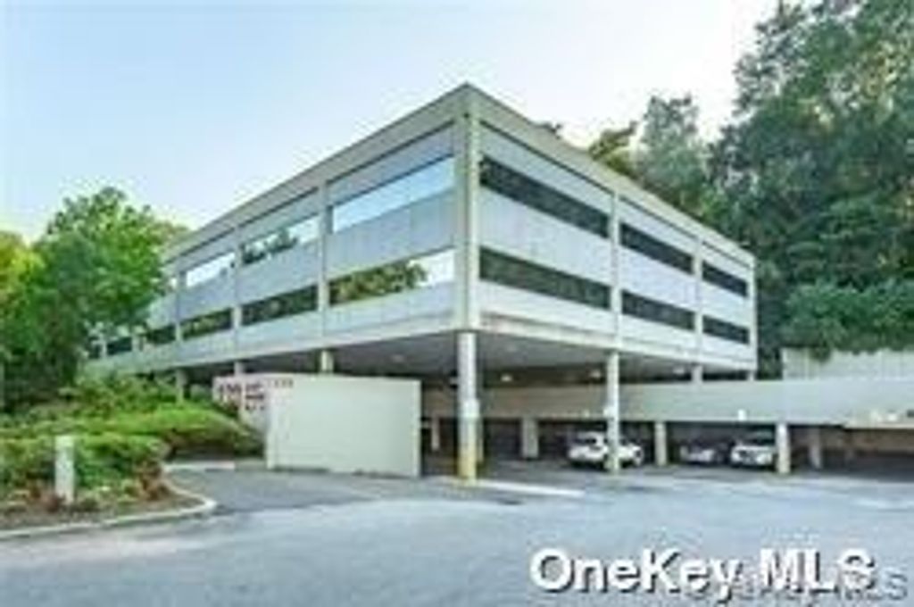 233 E Shore Road 204, Great Neck, NY 11023 — exterior