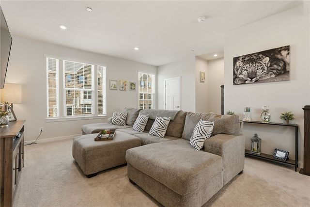 200 Amon St, Cranberry Twp, PA 16066