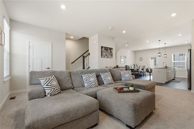 200 Amon St, Cranberry Twp, PA 16066