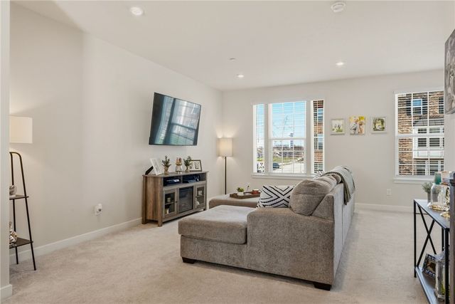 200 Amon St, Cranberry Twp, PA 16066