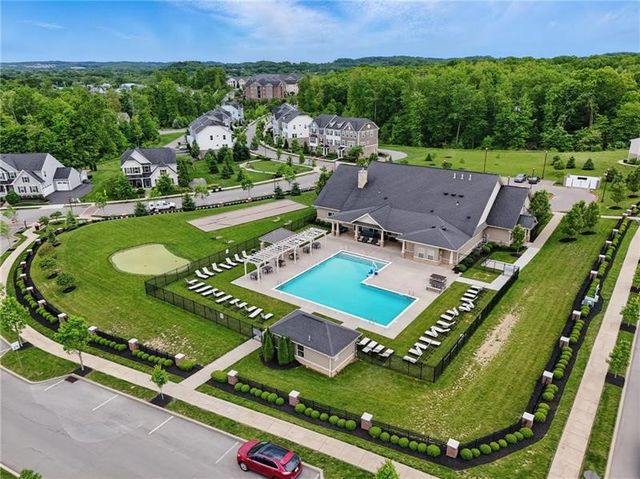 200 Amon St, Cranberry Twp, PA 16066