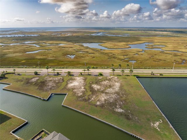 45 Shell Key, Hitchcock, TX 77563