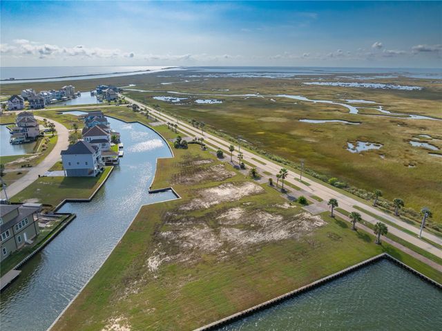 45 Shell Key, Hitchcock, TX 77563