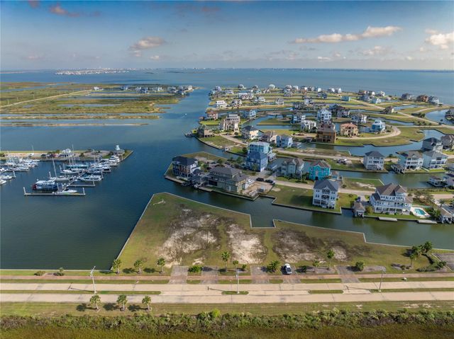 45 Shell Key, Hitchcock, TX 77563