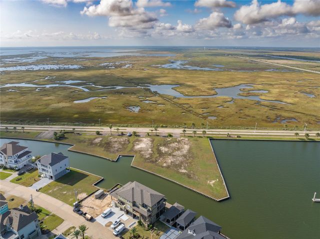 45 Shell Key, Hitchcock, TX 77563