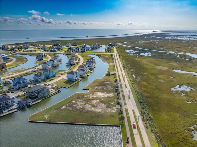 45 Shell Key, Hitchcock, TX 77563