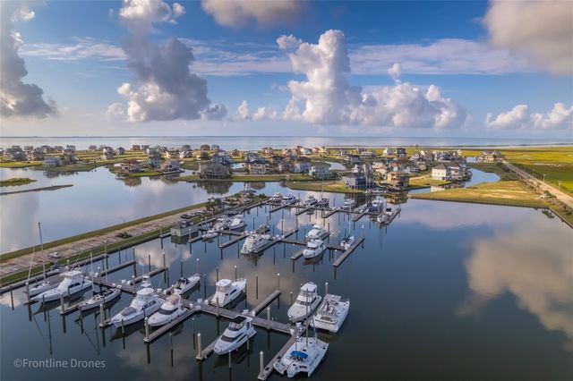 45 Shell Key, Hitchcock, TX 77563