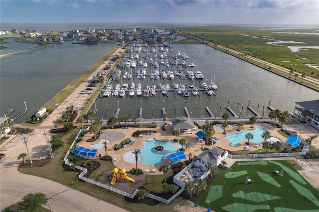 45 Shell Key, Hitchcock, TX 77563