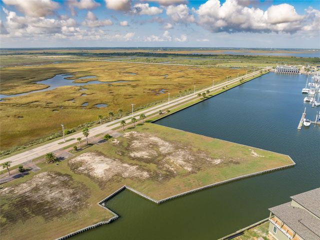 45 Shell Key, Hitchcock, TX 77563