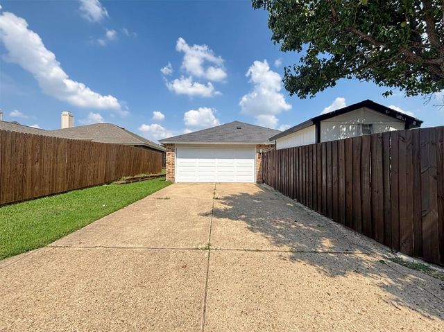 2020 Meadowbrook Drive, Mesquite, TX 75149