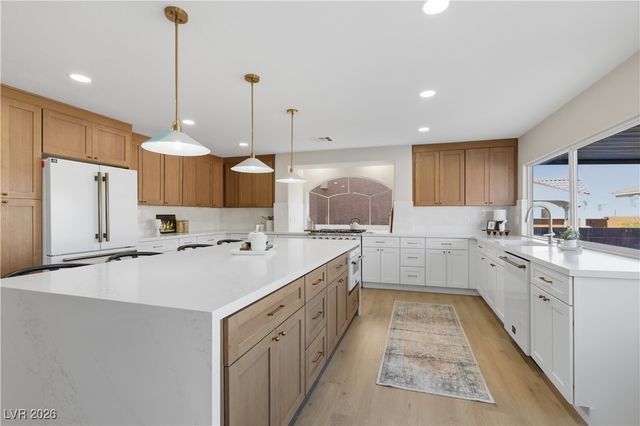 7536 Gossamer Wind Street, Las Vegas, NV 89139