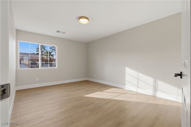 7536 Gossamer Wind Street, Las Vegas, NV 89139