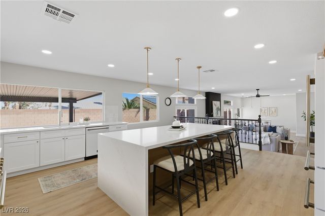 7536 Gossamer Wind Street, Las Vegas, NV 89139