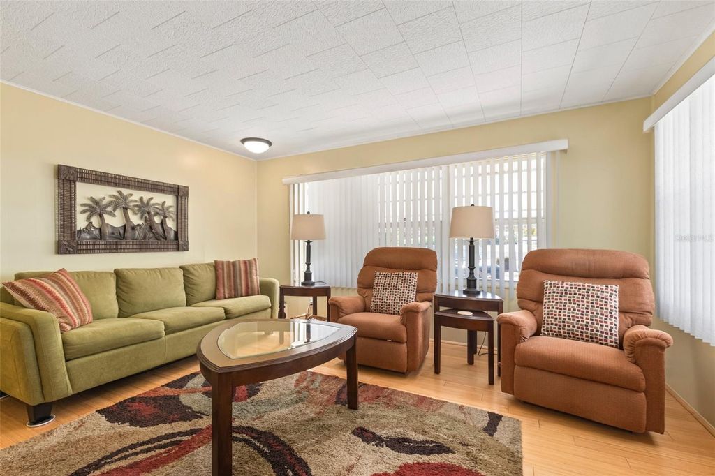 Image 13 of property listing at 4851 W GANDY BOULEVARD B7L9, Tampa, FL 33611