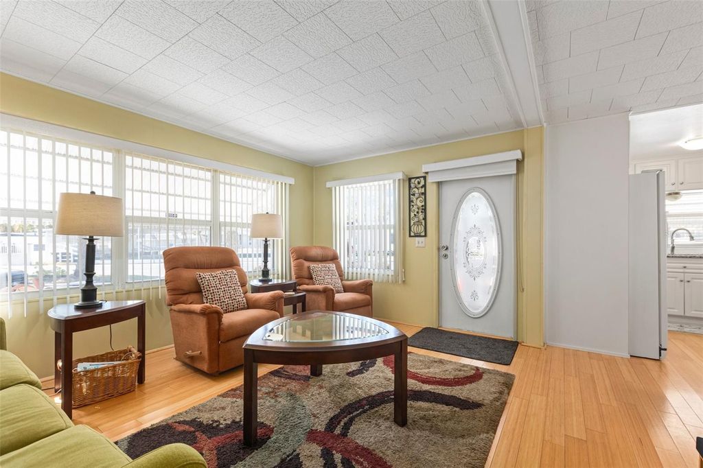 Image 16 of property listing at 4851 W GANDY BOULEVARD B7L9, Tampa, FL 33611