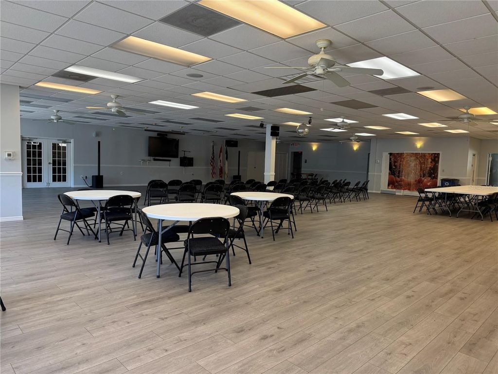 Image 35 of property listing at 4851 W GANDY BOULEVARD B7L9, Tampa, FL 33611