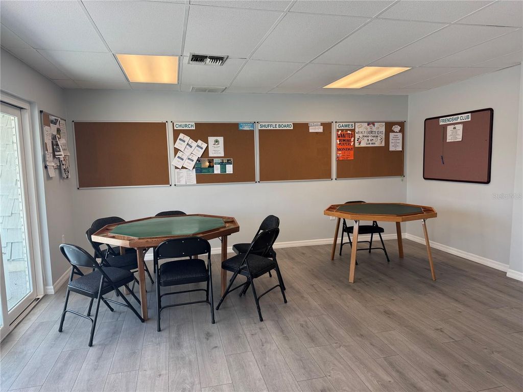 Image 37 of property listing at 4851 W GANDY BOULEVARD B7L9, Tampa, FL 33611