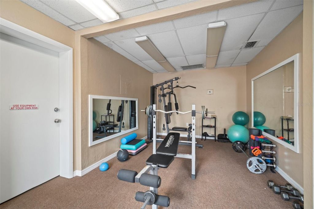 Image 39 of property listing at 4851 W GANDY BOULEVARD B7L9, Tampa, FL 33611