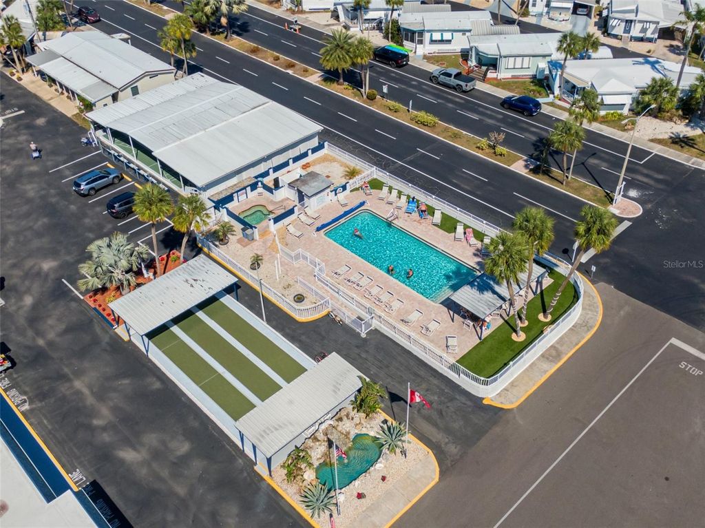 Image 54 of property listing at 4851 W GANDY BOULEVARD B7L9, Tampa, FL 33611