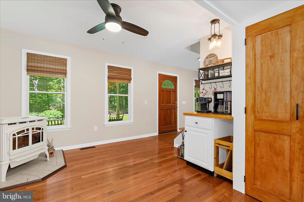 Image 6 of property listing at 314 DULIN CLARK RD, Centreville, MD 21617
