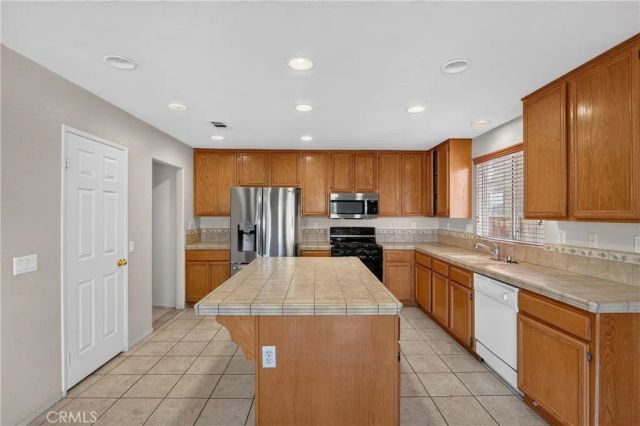 25890 Calle Fuego, Moreno Valley, CA 92551
