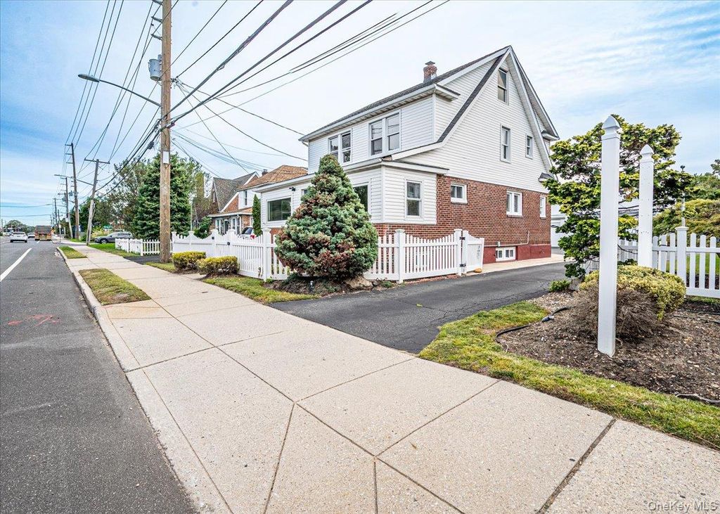 557 Newbridge Road, East Meadow, NY 11554 — photo 2