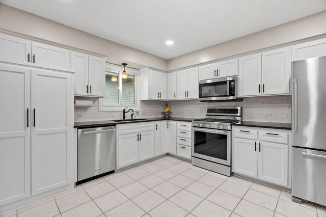 9612 Union Terrace Lane N, Maple Grove, MN 55369