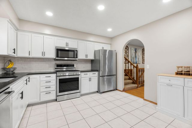 9612 Union Terrace Lane N, Maple Grove, MN 55369