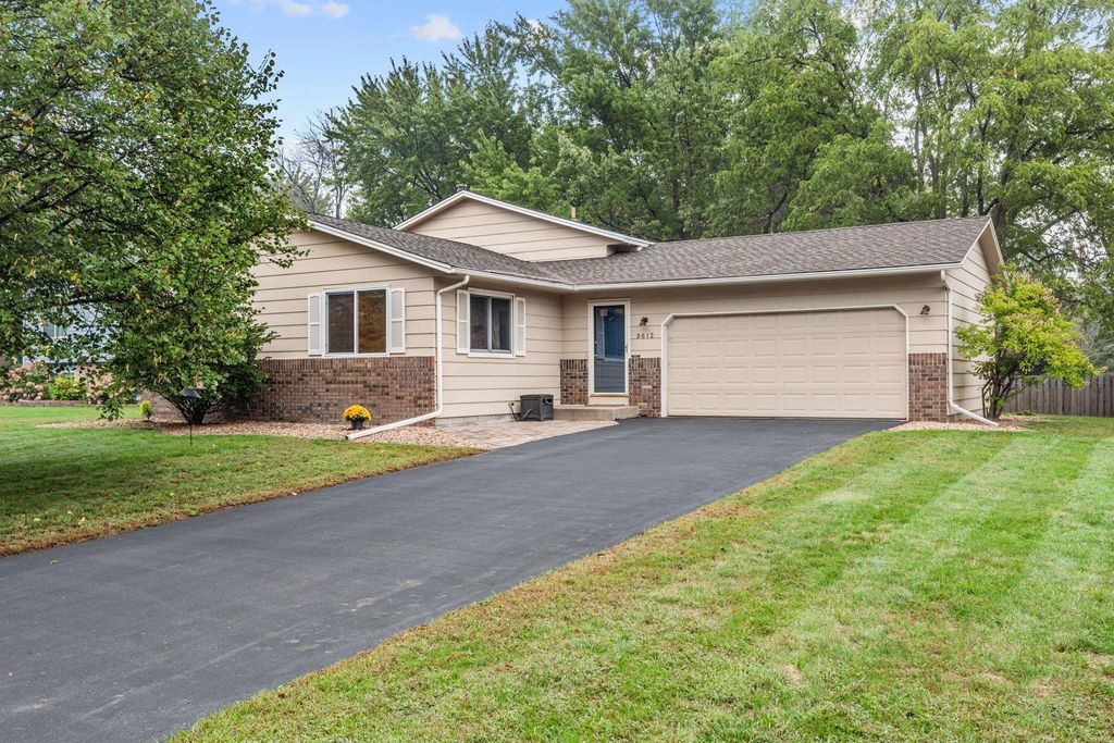 9612 Union Terrace Lane N, Maple Grove, MN 55369
