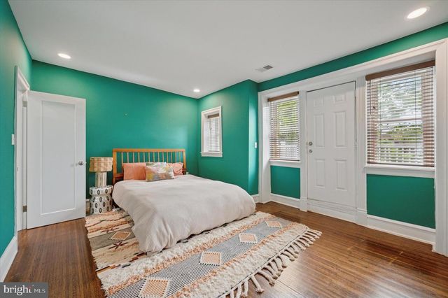 4935 PINE ST, Philadelphia, PA 19143