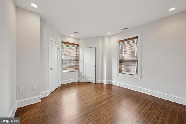 4935 PINE ST, Philadelphia, PA 19143