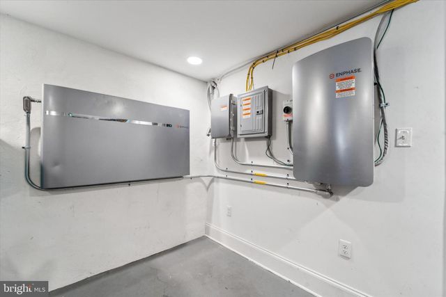 4935 PINE ST, Philadelphia, PA 19143