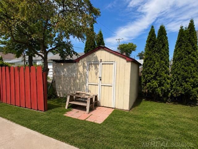 237 N Van Buren Road, Bay City, MI 48708
