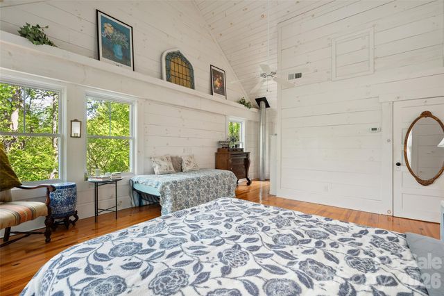 580 Split Pine Cove, Clyde, NC 28721