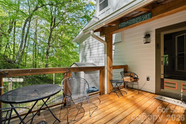 580 Split Pine Cove, Clyde, NC 28721
