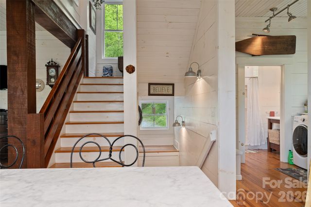 580 Split Pine Cove, Clyde, NC 28721