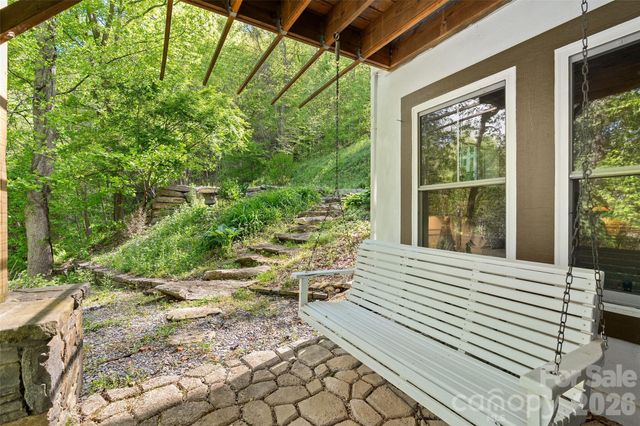 580 Split Pine Cove, Clyde, NC 28721