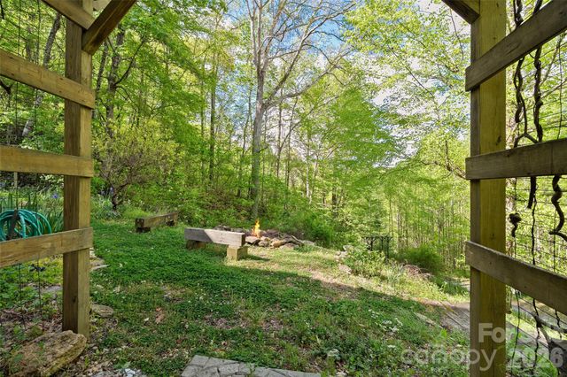 580 Split Pine Cove, Clyde, NC 28721