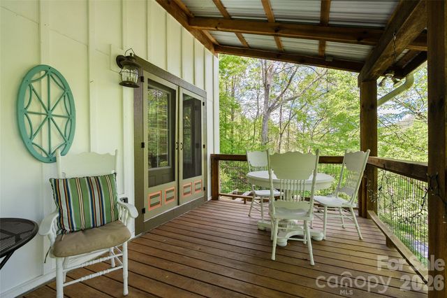 580 Split Pine Cove, Clyde, NC 28721